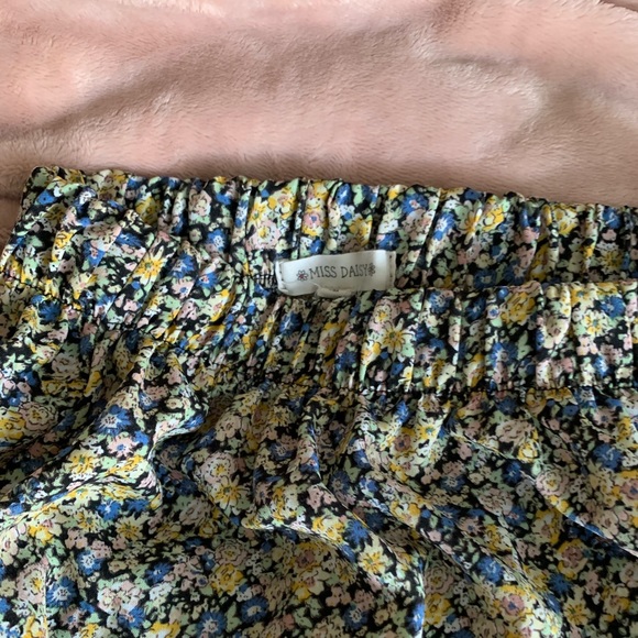 Miss Daisy Floral Skirt - Picture 3 of 3